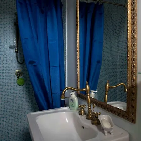 Garibaldi 15 Bed & Breakfast