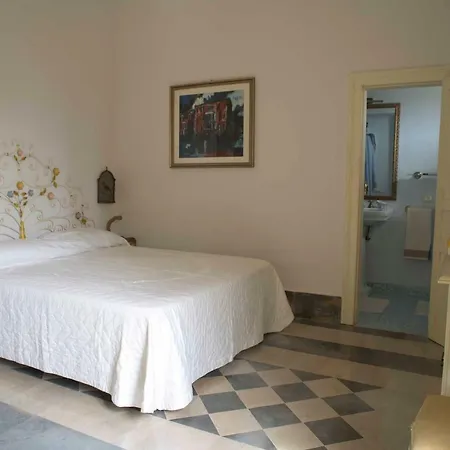 Garibaldi 15 Bed & Breakfast