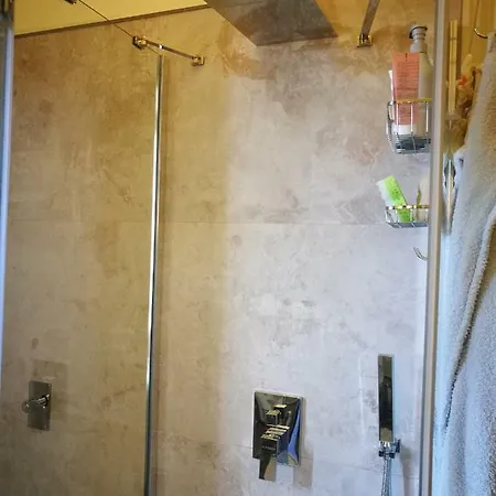 Garibaldi 15 Bed & Breakfast