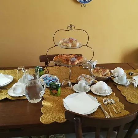 Oda ve Kahvaltı Garibaldi 15